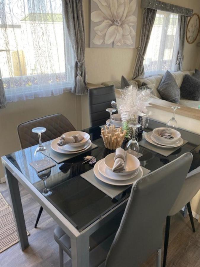 Beautiful Spacious Holiday Home - Romney Sands New Romney Extérieur photo